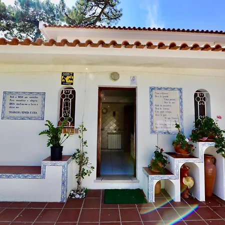 Willa Isabel De Aragao - W Pool And Garden Colares